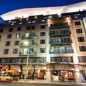 **** Отель Majestic Roof Garden Австралия